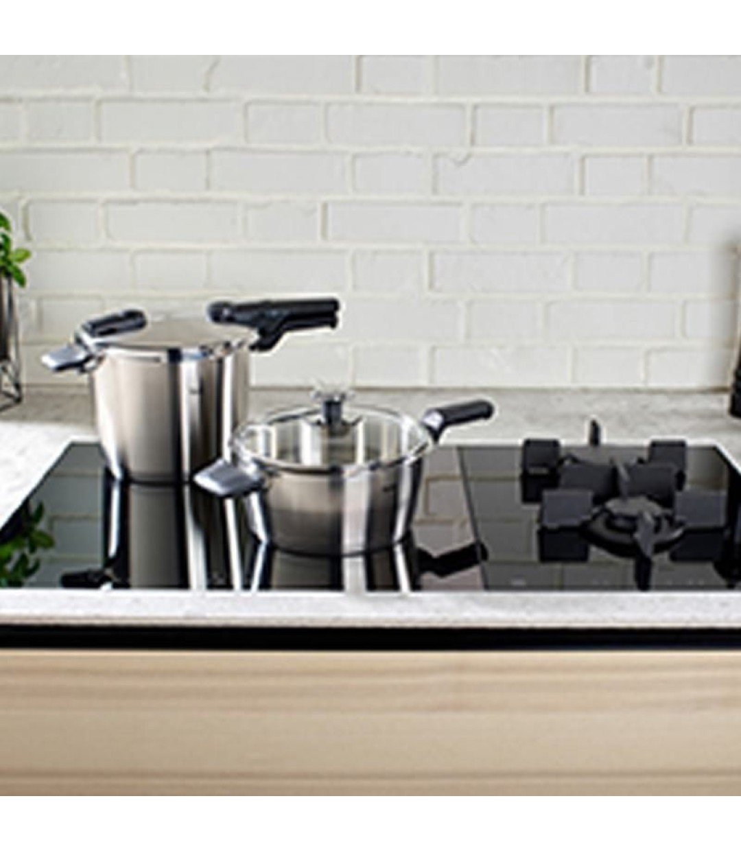 Fissler Vitaquick Premium Set Quattro Χύτρες Ταχύτητας 8lt + 4lt ΜΕ ΓΥΑΛΙΝΟ ΚΑΠΑΚΙ