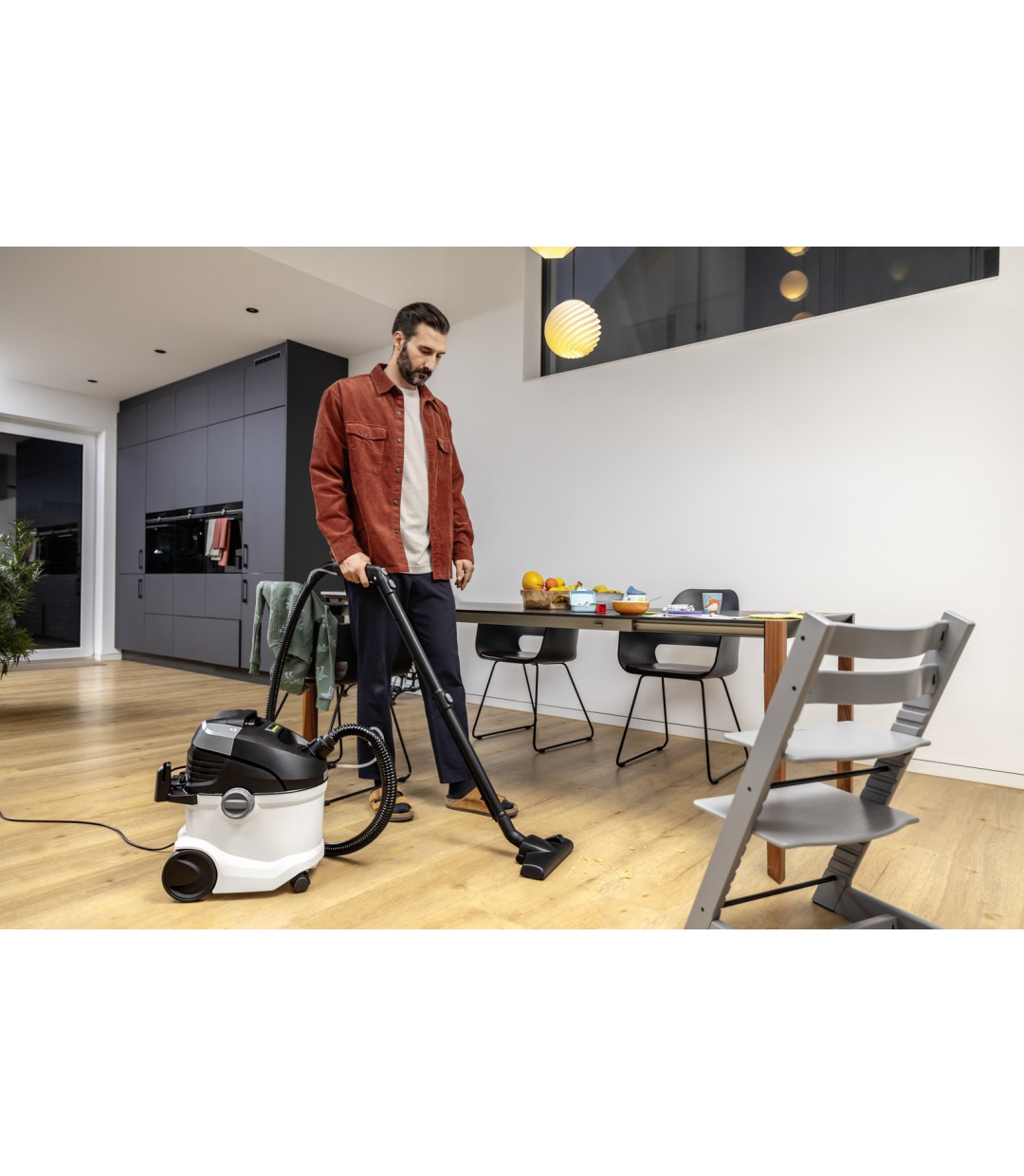 Karcher SE 5 Σκούπα Υγρών / Στερεών με Κάδο 4lt