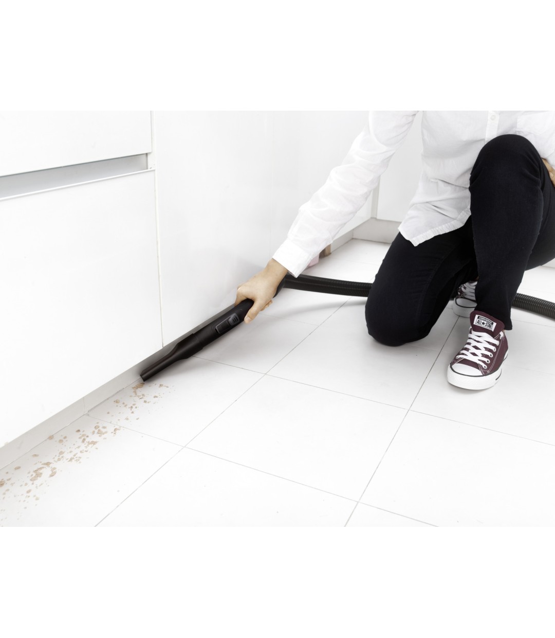 Karcher VC 2 Ηλεκτρική Σκούπα 700W με Σακούλα 2.8lt Λευκή Karcher VC 2 Ηλεκτρική Σκούπα 700W με Σακούλα 2.8lt Λευκή