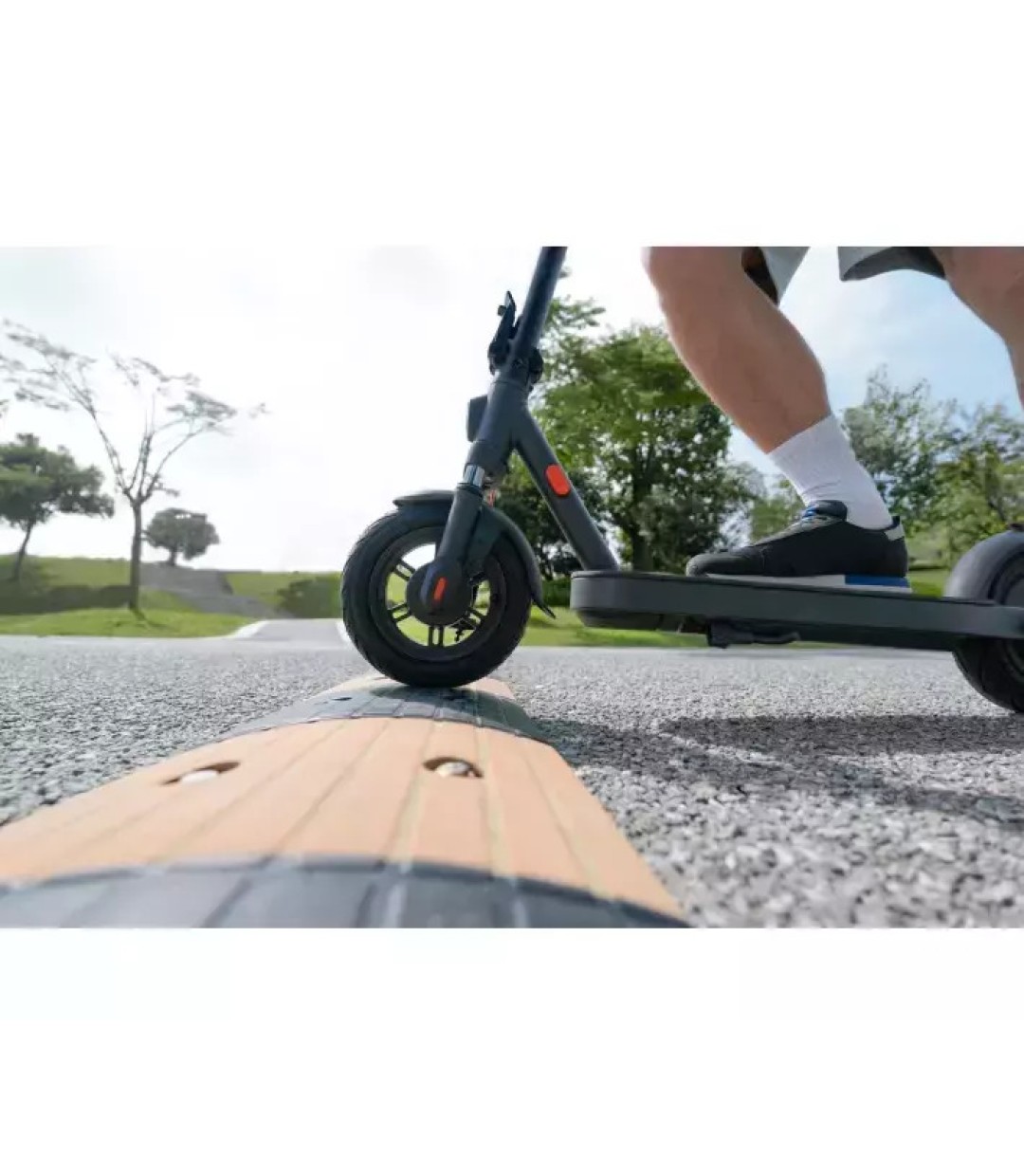 Xiaomi Scooter Elite Ηλεκτρικό Πατίνι με 25km/h Max Ταχύτητα και 45km Αυτονομία σε Μαύρο Χρώμα