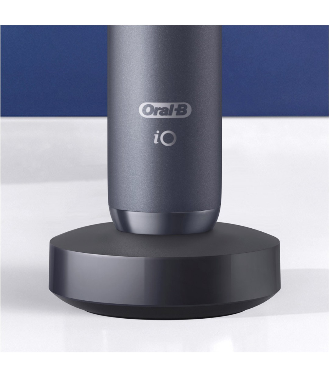 Oral-B iO Series 8 Ηλεκτρική Οδοντόβουρτσα με Χρονομετρητή, Αισθητήρα Πίεσης και Θήκη Ταξιδίου Μαύρη